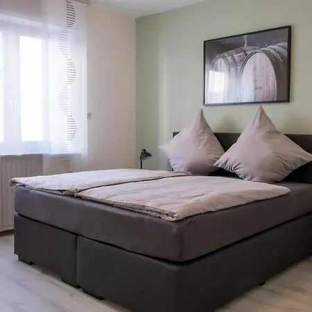 Apartment Ferienwohnung *